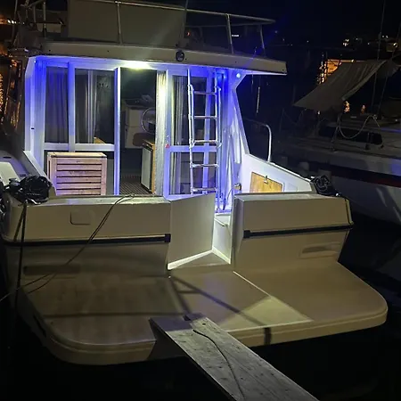 Bådhotel Onda Azzurra Brindisi